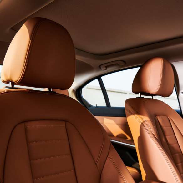 BMW 3 Series Sedan long-wheelbase G28 2021 interior front seats BMW 3 Series Sedan long-wheelbase G28 2021 interior front seats in leather 'Vernasca' Cognac