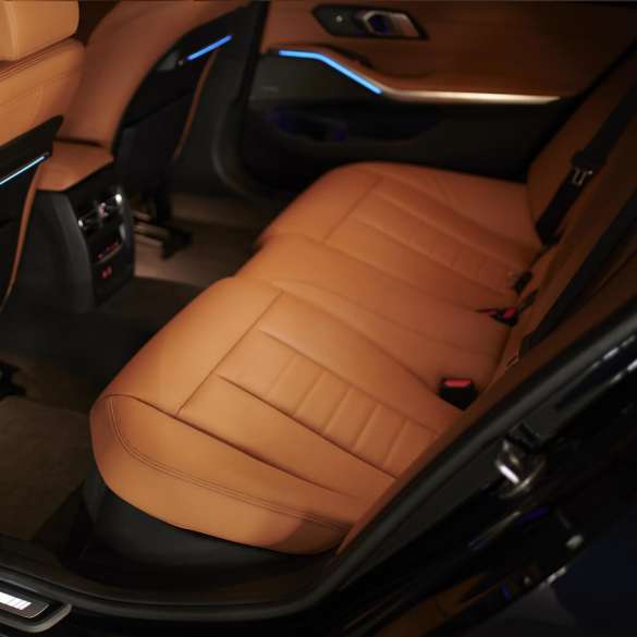 BMW 3 Series Sedan long-wheelbase G28 2021 rear seats BMW 3 Series Sedan long-wheelbase G28 2021 interior rear seats leather 'Vernasca' Cognac