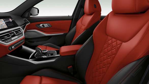 M sport seats and M seat belts BMW M340i xDrive Sedan M sport seats and M seat belts BMW M340i xDrive Sedan G20 Sapphire Black metallic interior