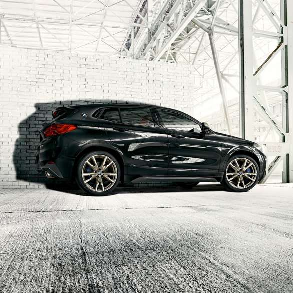 Exterior BMW X2 M35i Exterior BMW X2 M35i Sapphire Black metallic F39 side view