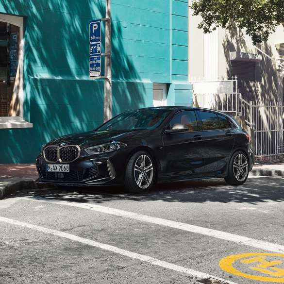Bmw M135i Xdrive The Sporty Bmw 1 Series M Automobile Bmw Com My