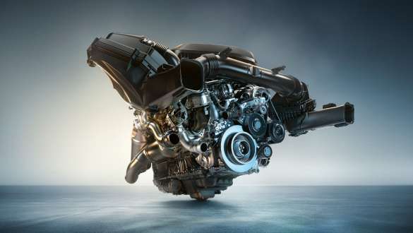 BMW M TwinPower Turbo inline 6-cylinder petrol engine BMW M4 Competition Coupé G82 2020 BMW M4 Competition Coupé G82 2020 BMW M TwinPower Turbo inline 6-cylinder petrol engine close-up