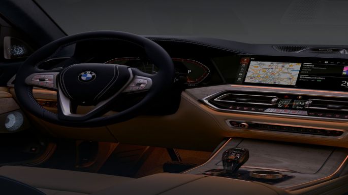 Ambient light The instrument cluster is framed by ambient light in orange