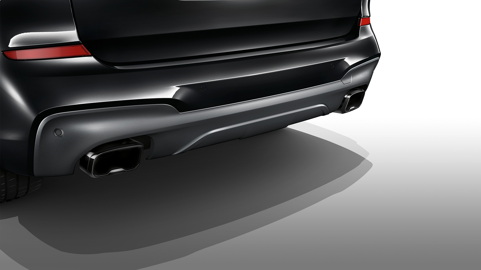 BMW X3 M40i tailpipe trims. BMW X3 M40i in Black Sapphire metallic, exterior, tailpipe trims in Black Chrome.