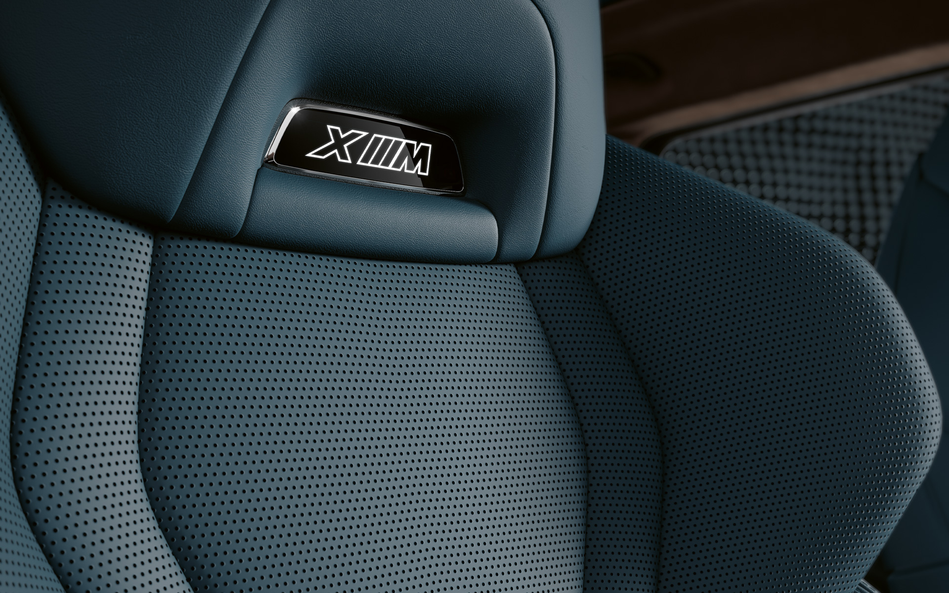 BMW XM G09 Multifunctional seats with illuminated M badge BMW XM G09 Multifunctional seats with illuminated M badge
