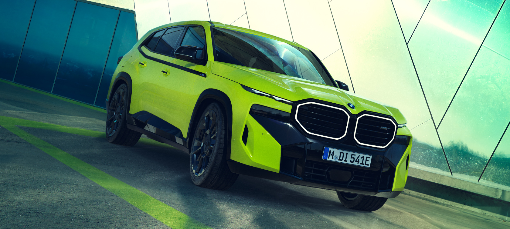 BMW XM 50e G09 parking BMW XM 50e G09 exterior parking